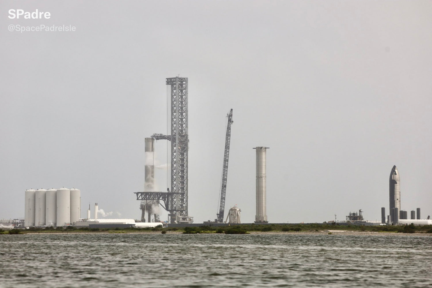 SpaceX continues Super Heavy Booster 7 testing at Boca Chica Village