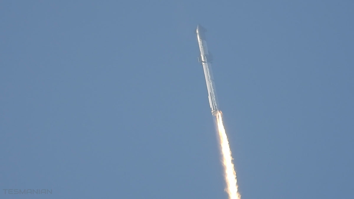 SpaceX equipped Starship with Starlink antenna during first fully-integrated test flight, paving the way for Interplanetary Internet