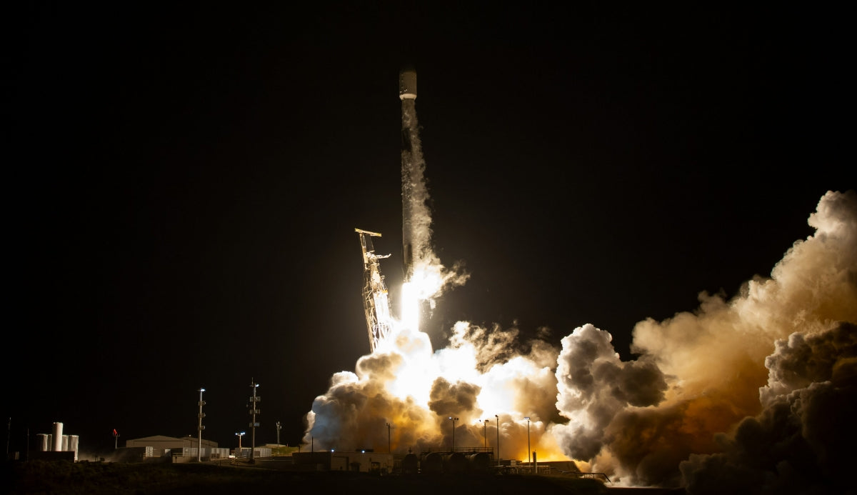 Veteran Falcon 9 rocket launches SpaceX Starlink fleet to expand Internet coverage