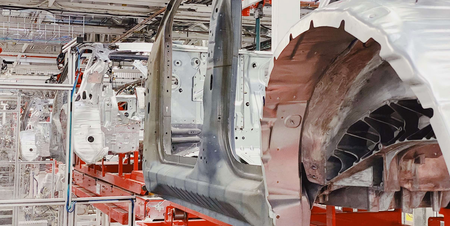 Tesla-Model-Y-Production-Rear-Body-Casting