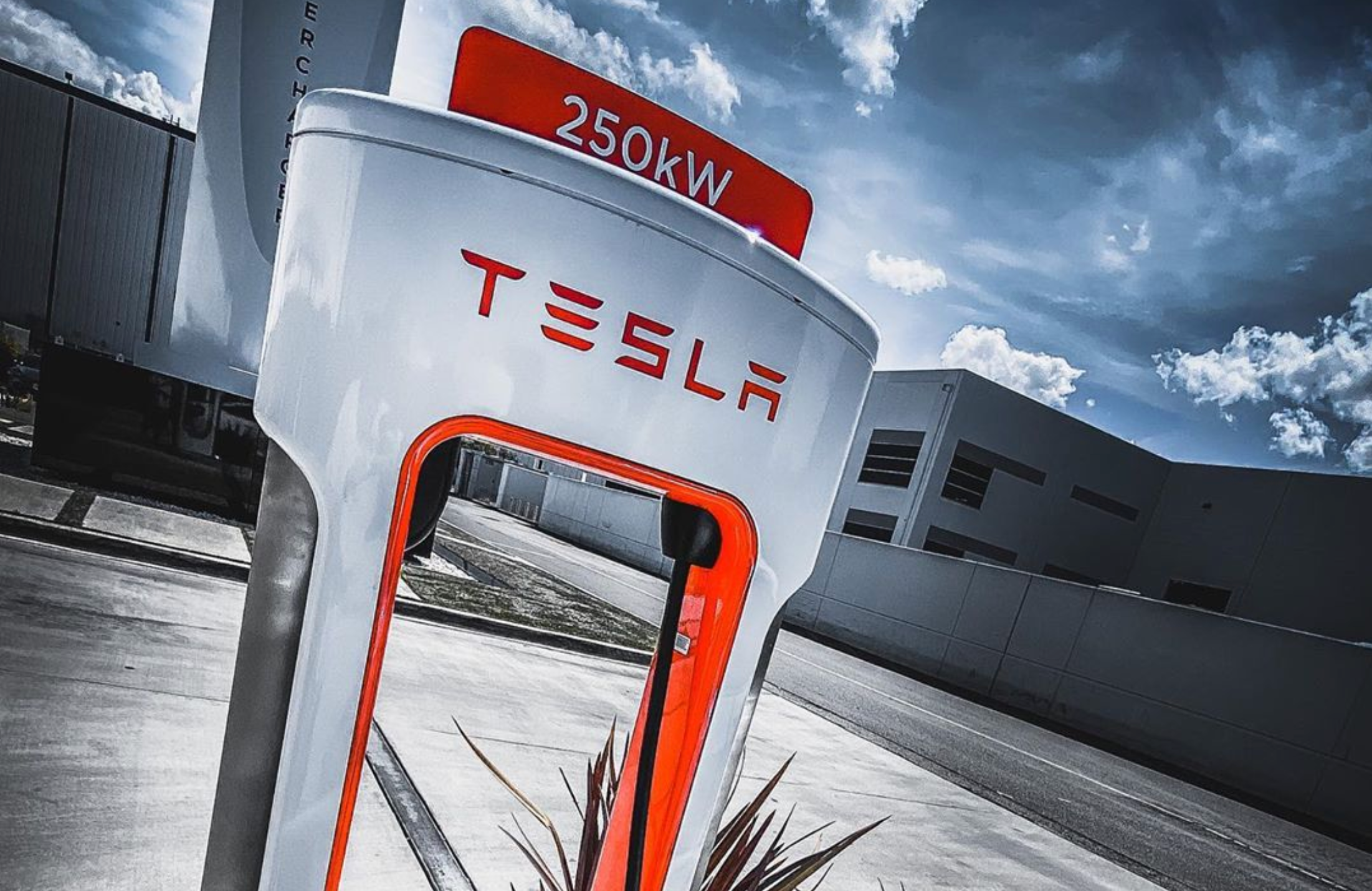 Tesla-Supercharger-V3-Europe-2020