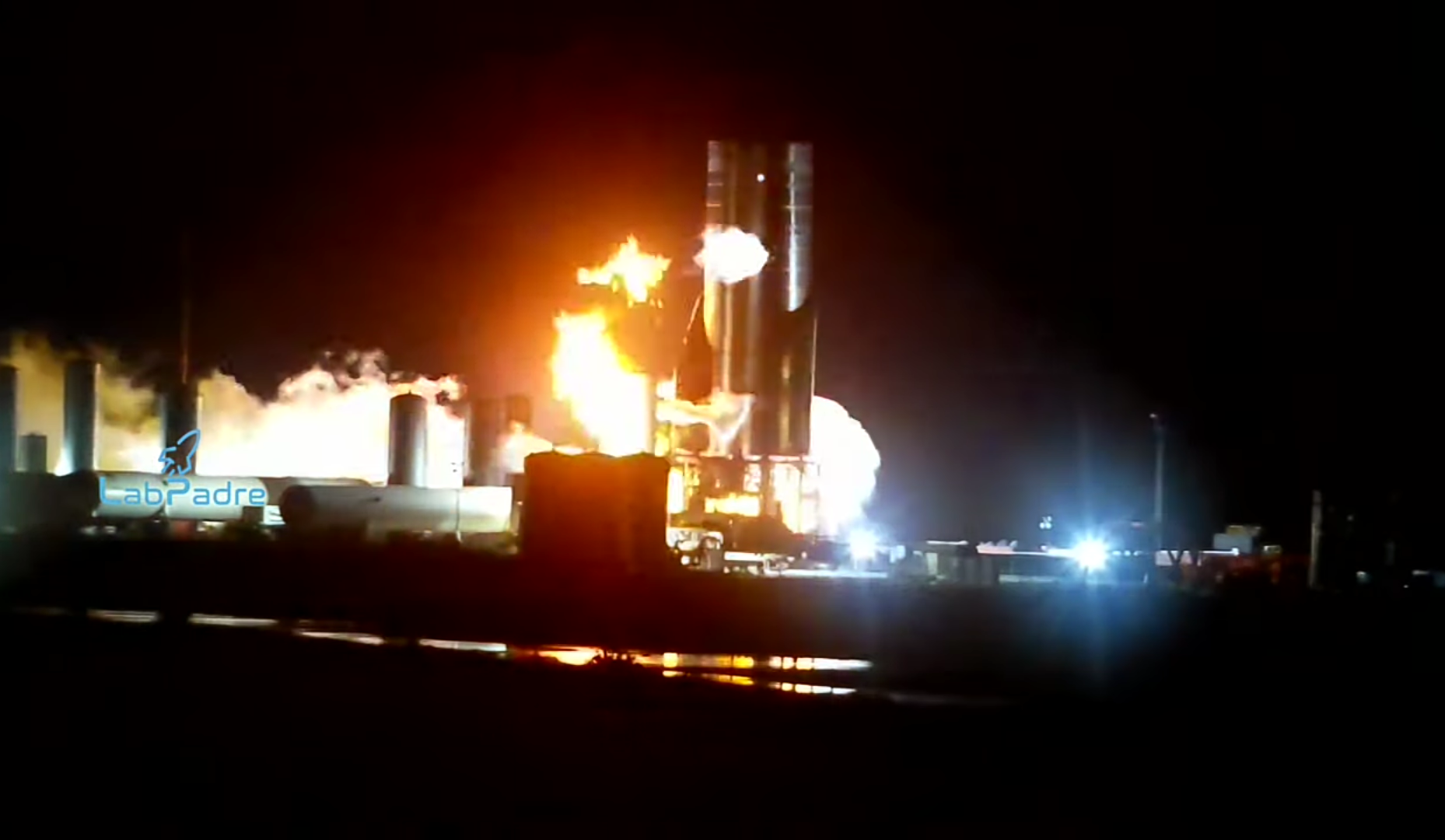 SpaceX performs a Starship SN8 Raptor engine preburner test