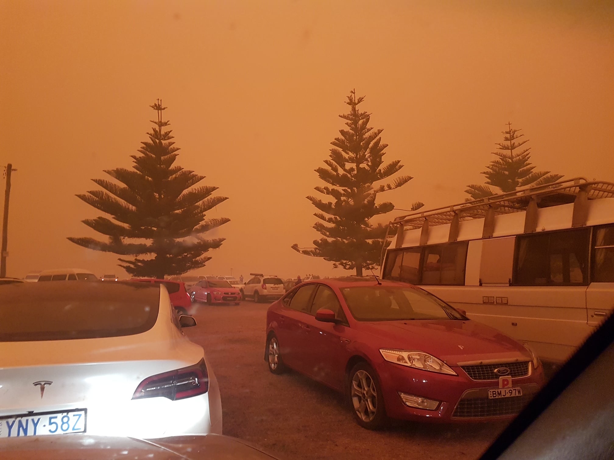 Tesla-model-3-Australia-wildfires