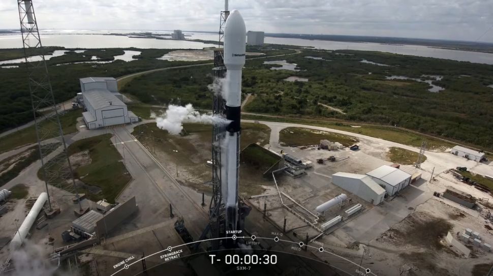 SpaceX Falcon 9 halts SiriusXM's satellite deployment 30 seconds before liftoff