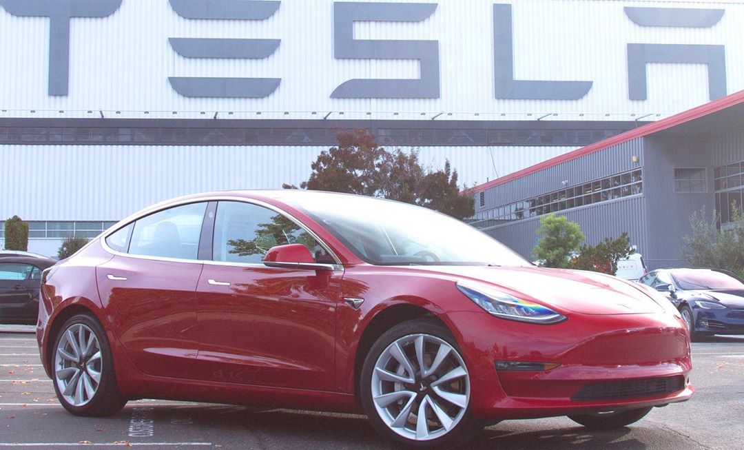 Tesla (TSLA) Price Target Raised To $939 By Piper Sandler
